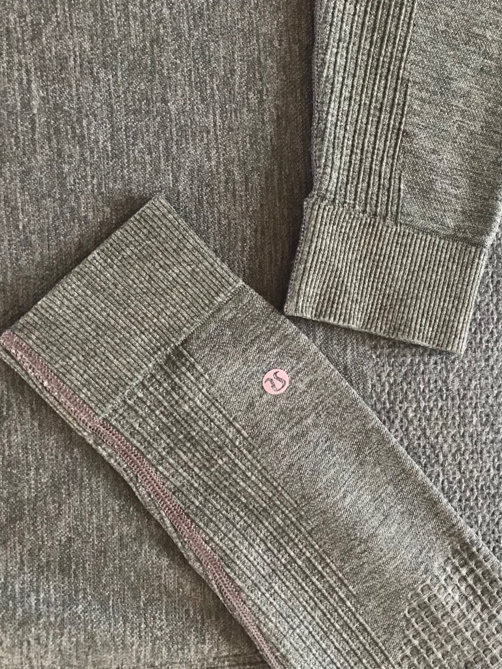 LULULEMON THERMOREGULATION LONG SLEEVE MERINO WOOL-BLEND OLIVE CREW - Picture 6 of 13